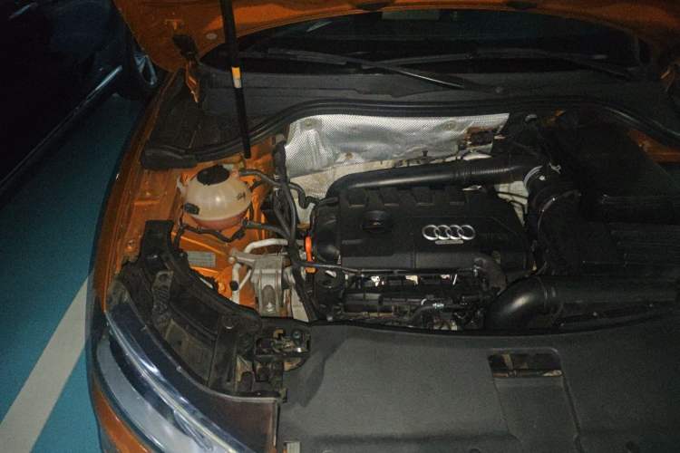Used Audi Q3 2013 40 TFSI quattro Luxury Model Engine Bay Right