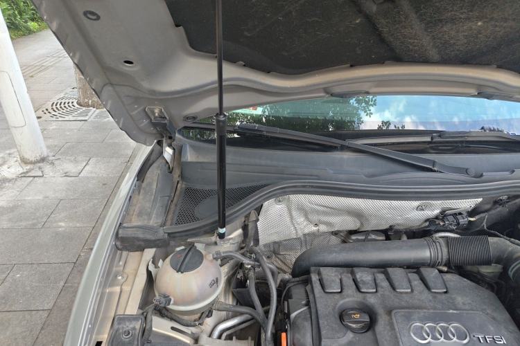 Used Audi Q3 2013 35 TFSI quattro Comfort Model Engine Bay Right