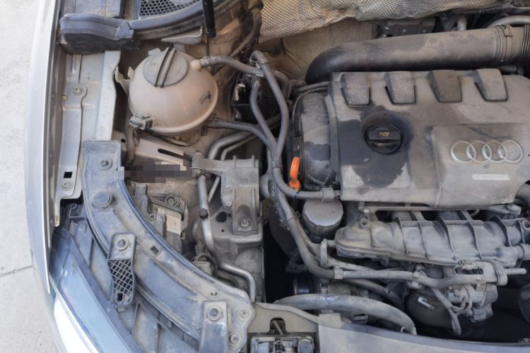 Used Audi Q3 2013 35 TFSI Comfort Model Engine Bay Right