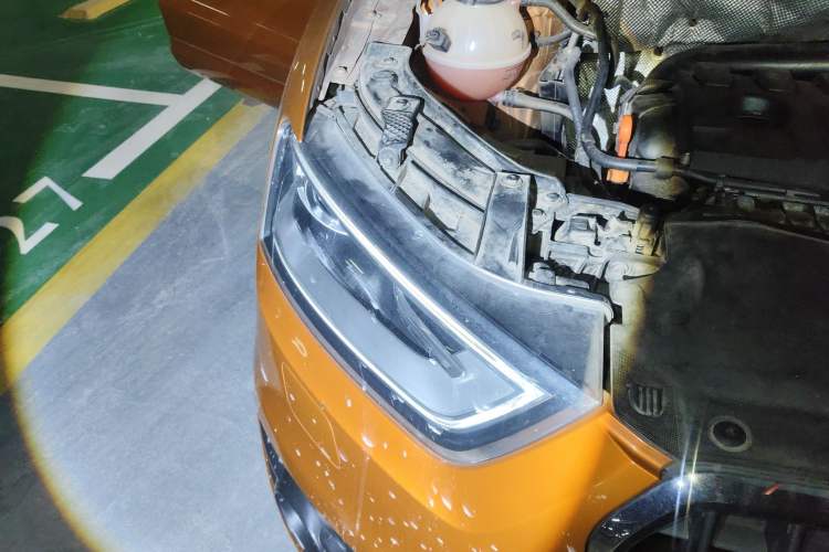 Used Audi Q3 2013 35 TFSI Comfort Model Engine Bay Right