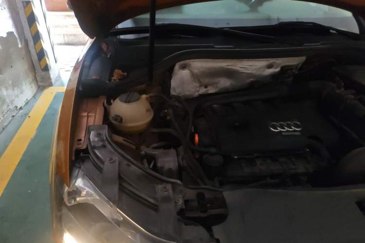 Used Audi Q3 2013 35 TFSI Ambition Edition Engine Bay Right