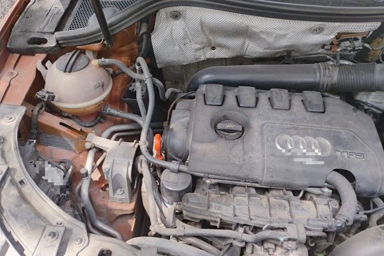 Used Audi Q3 2013 35 TFSI Comfort Model Engine Bay Right