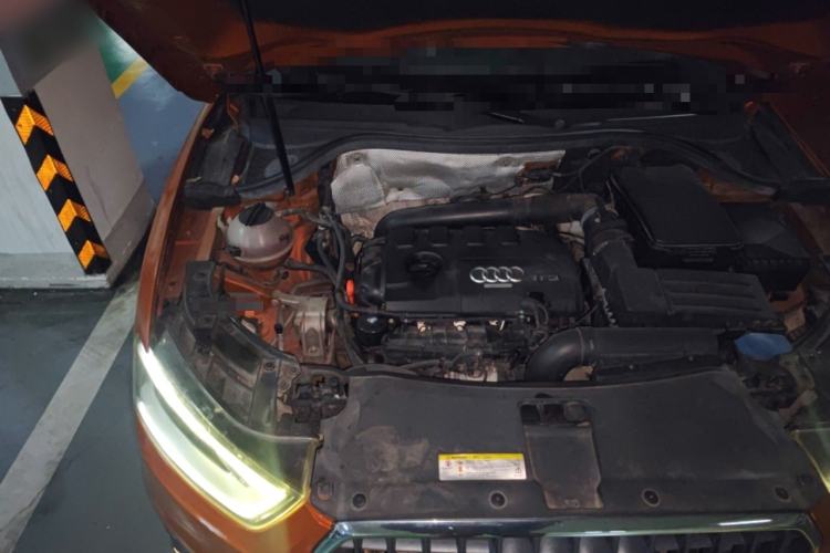Used Audi Q3 2013 35 TFSI Comfort Model Engine Bay Right