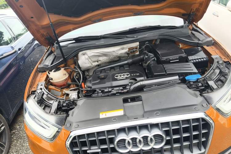 Used Audi Q3 2013 35 TFSI quattro Comfort Model Engine Bay Right