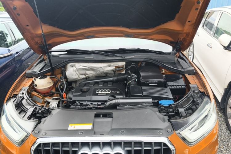 Used Audi Q3 2013 35 TFSI quattro Comfort Model Engine Bay