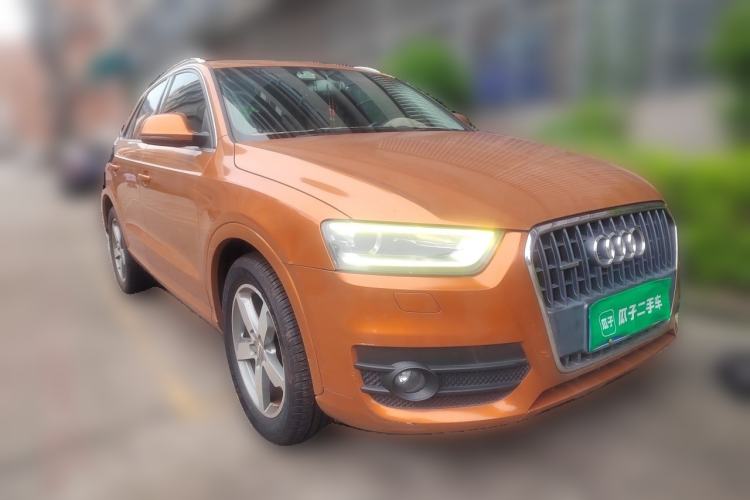 Used Audi Q3 2013 35 TFSI quattro Luxury Model Front Right 45 Deg