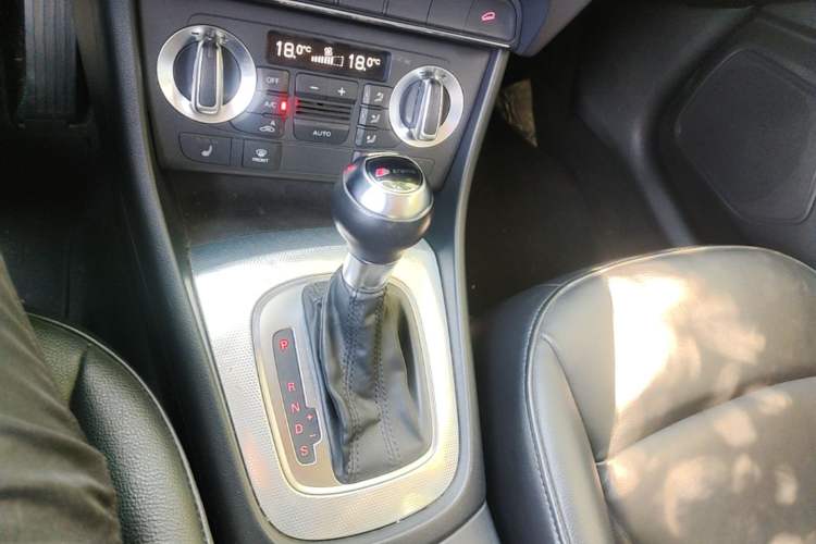Used Audi Q3 2013 35 TFSI quattro Technology Edition Gear Lever