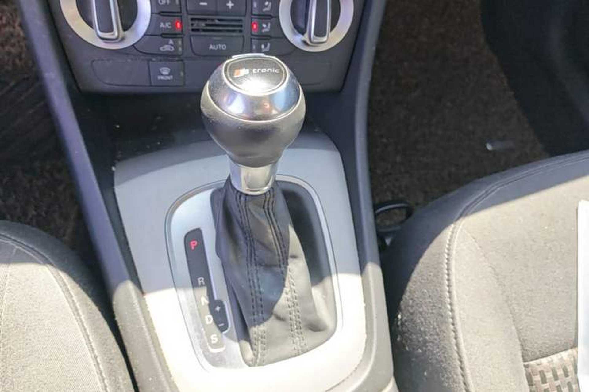 Used Audi Q3 2013 35 TFSI Ambition Edition Gear Lever