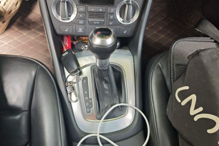 Used Audi Q3 2013 35 TFSI quattro Luxury Model Gear Lever