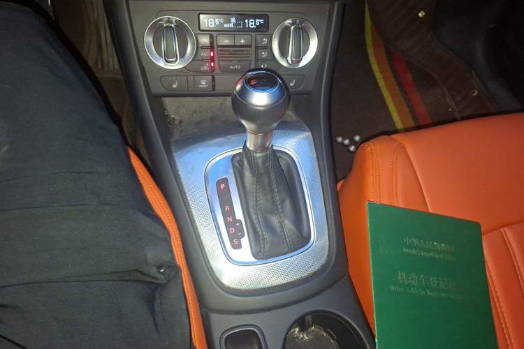 Used Audi Q3 2013 35 TFSI Comfort Model Gear Lever