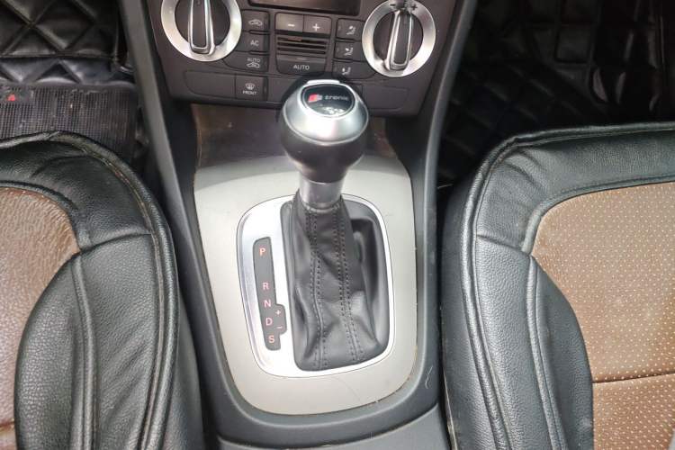 Used Audi Q3 2013 35 TFSI Ambition Edition Gear Lever
