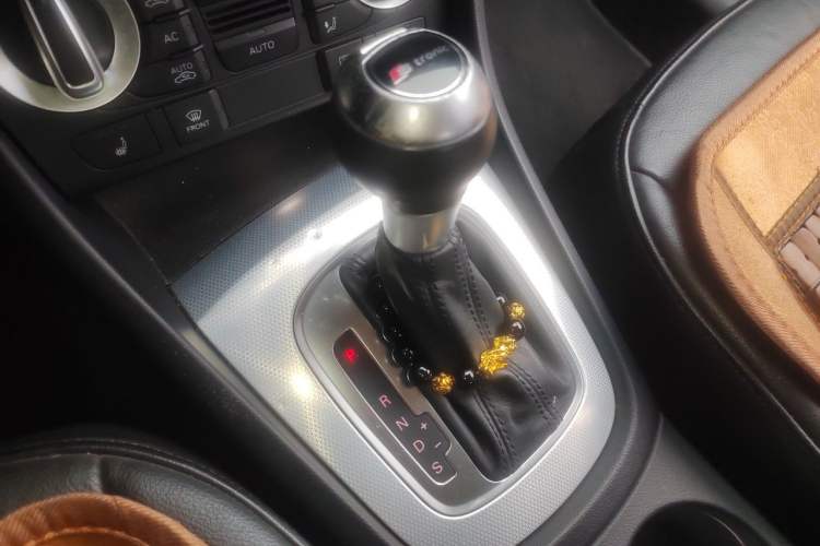 Used Audi Q3 2013 35 TFSI quattro Luxury Model Gear Lever