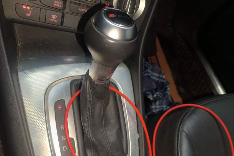 Used Audi Q3 2013 35 TFSI Comfort Model Gear Lever
