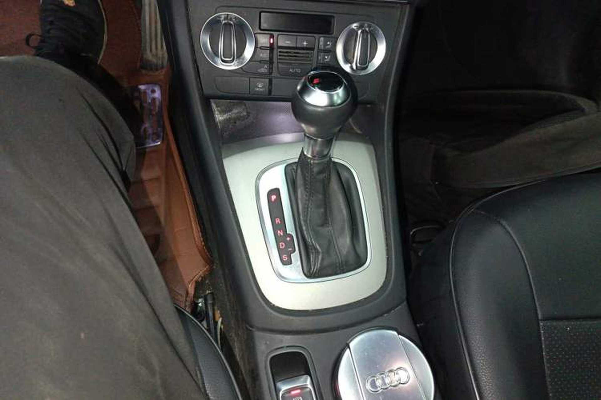 Used Audi Q3 2013 35 TFSI Ambition Edition Gear Lever
