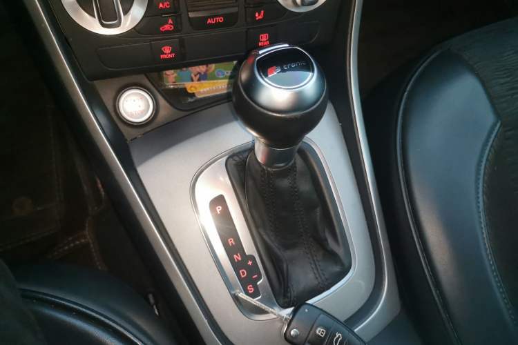 Used Audi Q3 2013 35 TFSI Ambition Edition Gear Lever