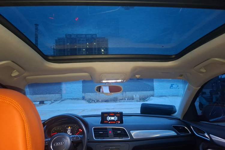 Used Audi Q3 2013 35 TFSI Comfort Model Headliner