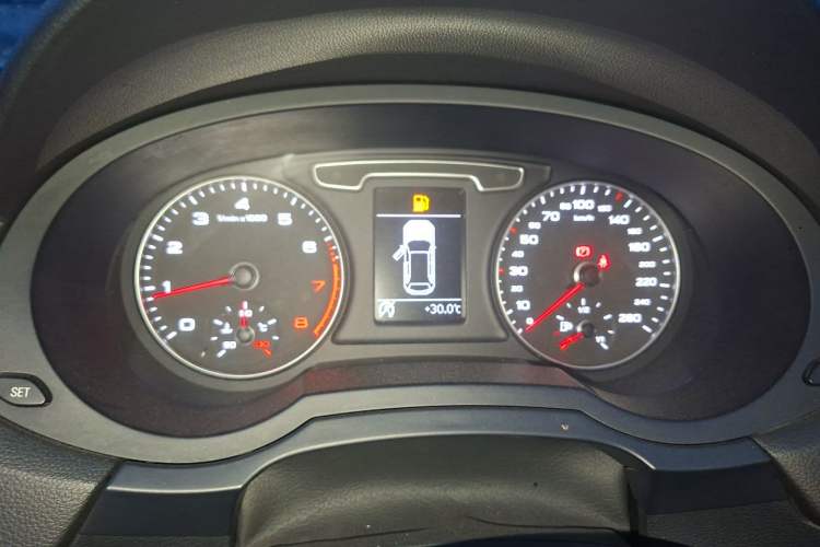 Used Audi Q3 2013 35 TFSI Comfort Model Instrument Cluster