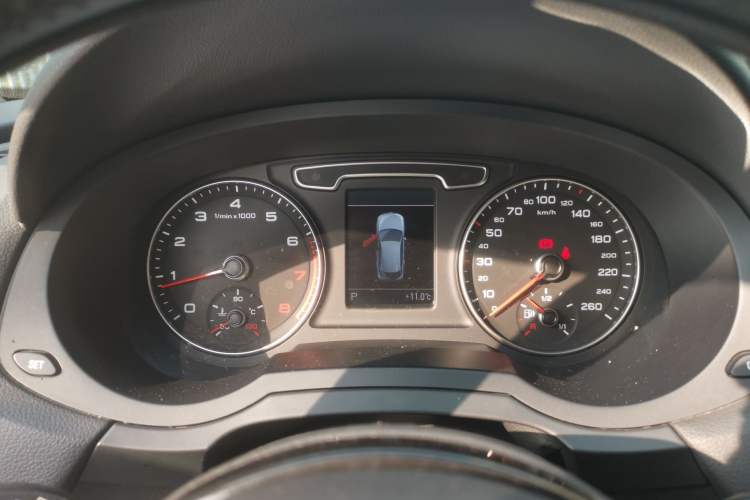 Used Audi Q3 2013 35 TFSI quattro Technology Edition Instrument Cluster