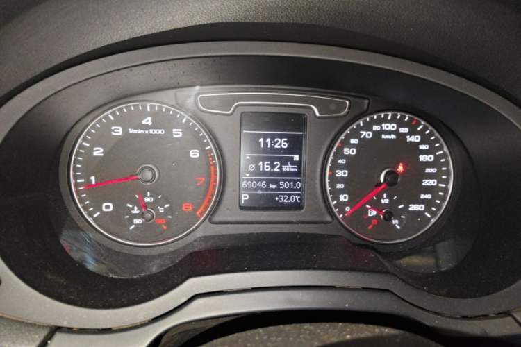 Used Audi Q3 2013 35 TFSI Ambition Edition Instrument Cluster