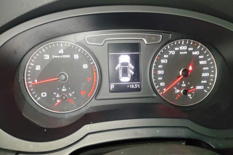 Used Audi Q3 2013 35 TFSI Comfort Model Instrument Cluster