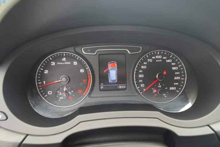 Used Audi Q3 2013 35 TFSI quattro Technology Edition Instrument Cluster