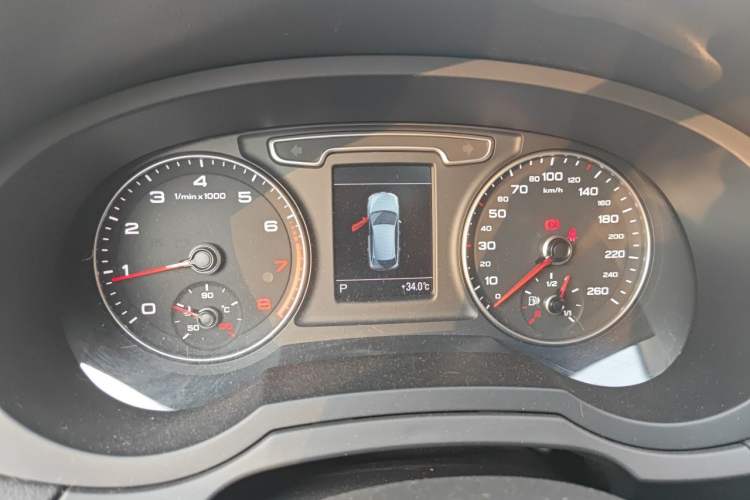 Used Audi Q3 2013 35 TFSI quattro Technology Edition Instrument Cluster