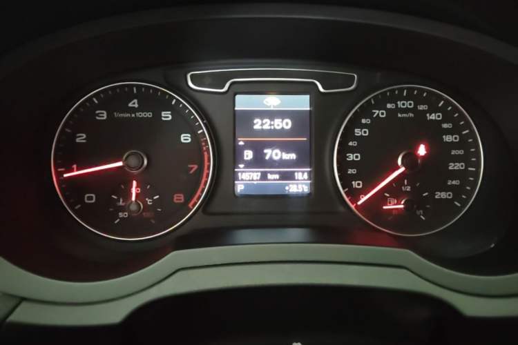 Used Audi Q3 2013 35 TFSI quattro Technology Edition Instrument Cluster
