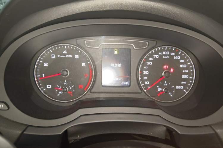 Used Audi Q3 2013 40 TFSI quattro Luxury Model Instrument Cluster