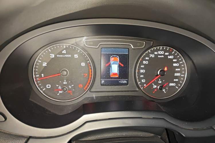 Used Audi Q3 2013 35 TFSI Comfort Model Instrument Cluster