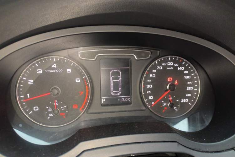 Used Audi Q3 2013 35 TFSI Comfort Model Instrument Cluster