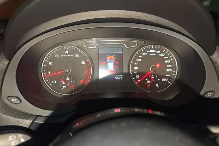 Used Audi Q3 2013 35 TFSI quattro Technology Edition Instrument Cluster