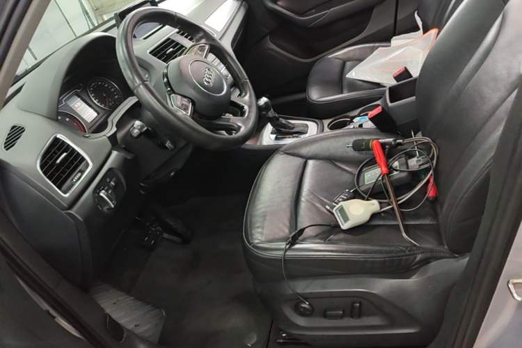 Used Audi Q3 2013 35 TFSI Comfort Model Left Front Seat
