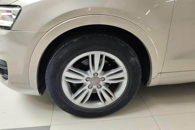 Used Audi Q3 2013 35 TFSI quattro Technology Edition Left Front Wheel Hub
