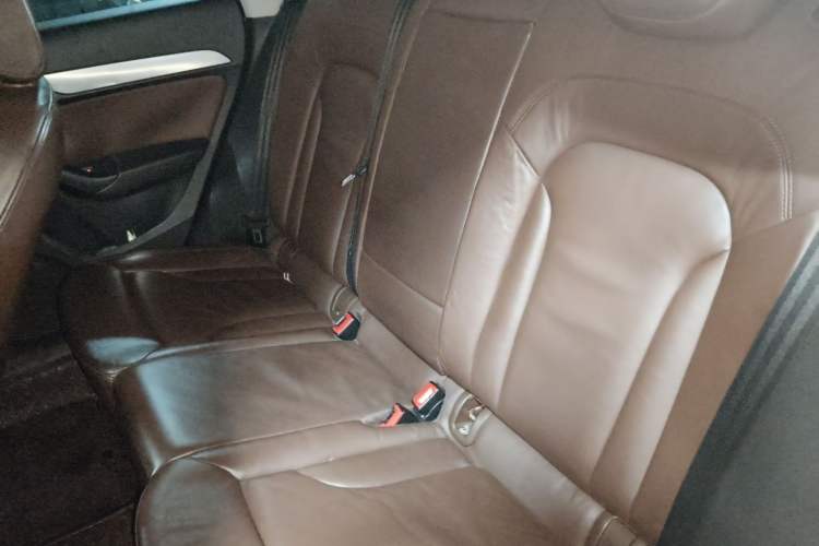 Used Audi Q3 2013 35 TFSI Comfort Model Left Rear Seat
