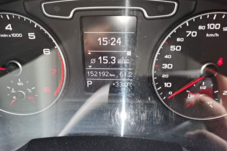 Used Audi Q3 2013 35 TFSI Comfort Model Odometer Close Up