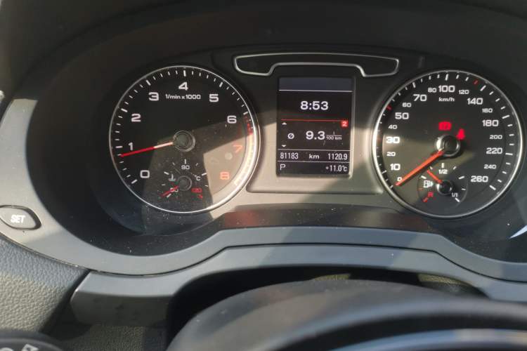 Used Audi Q3 2013 35 TFSI quattro Technology Edition Odometer Close Up