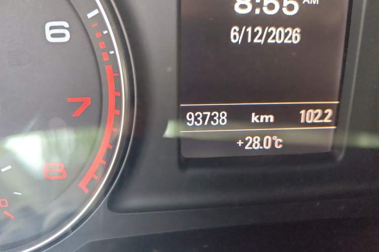 Used Audi Q3 2013 35 TFSI quattro Comfort Model Odometer Close Up