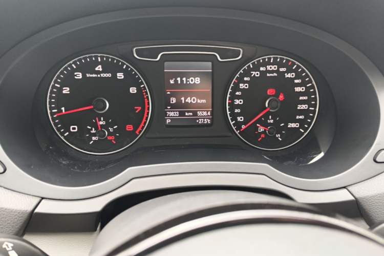 Used Audi Q3 2013 35 TFSI quattro Comfort Model Odometer Close Up