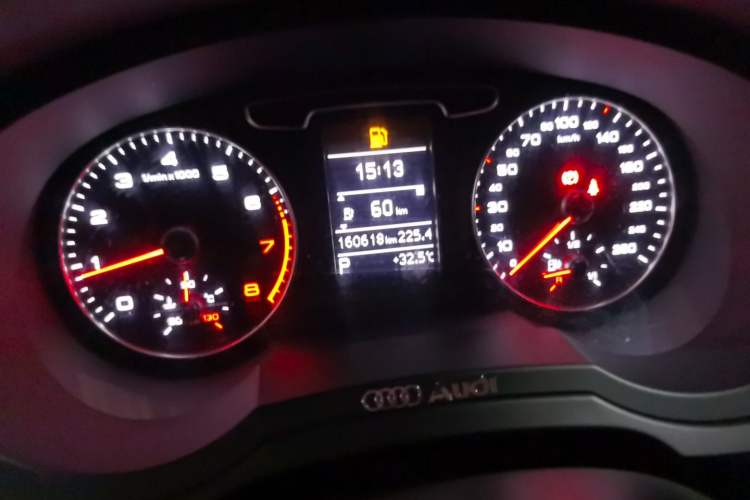 Used Audi Q3 2013 35 TFSI Ambition Edition Odometer Close Up