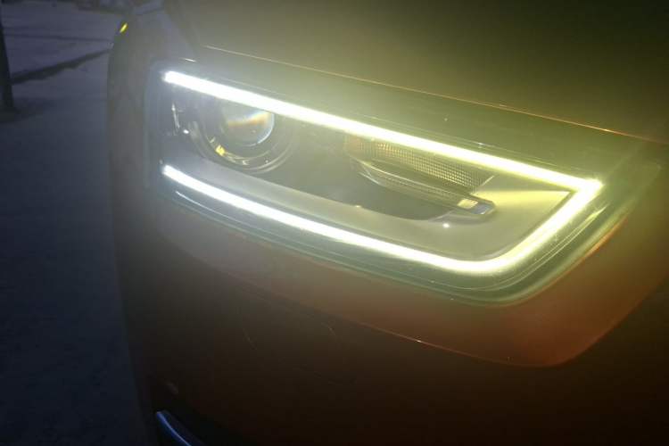 Used Audi Q3 2013 35 TFSI Comfort Model Right Front Headlight