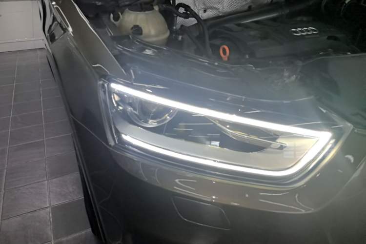 Used Audi Q3 2013 35 TFSI quattro Technology Edition Right Front Headlight
