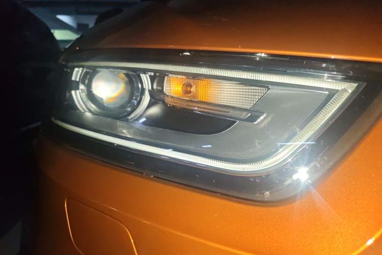 Used Audi Q3 2013 40 TFSI quattro Luxury Model Right Front Headlight