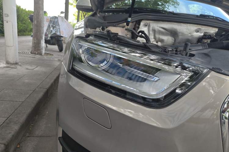 Used Audi Q3 2013 35 TFSI quattro Comfort Model Right Front Headlight