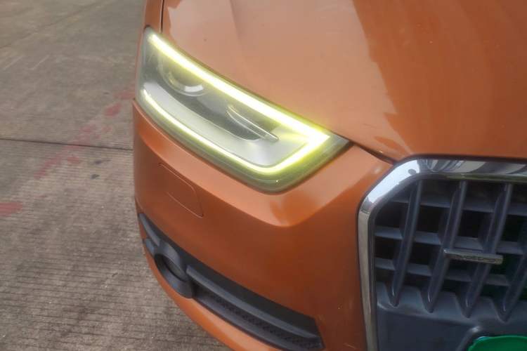 Used Audi Q3 2013 35 TFSI quattro Luxury Model Right Front Headlight