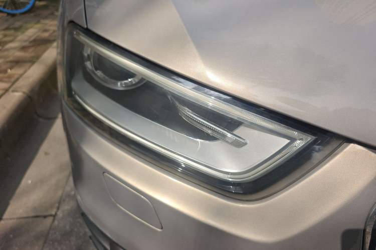 Used Audi Q3 2013 35 TFSI Comfort Model Right Front Headlight