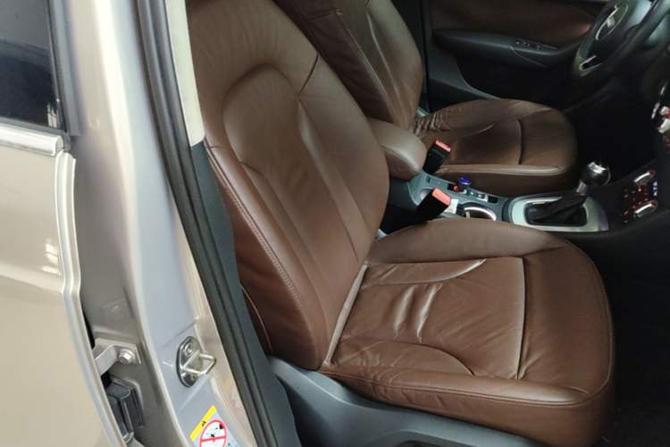 Used Audi Q3 2013 35 TFSI quattro Technology Edition Right Front Seat