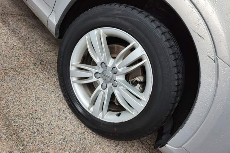 Used Audi Q3 2013 35 TFSI Comfort Model Right Front Wheel Hub