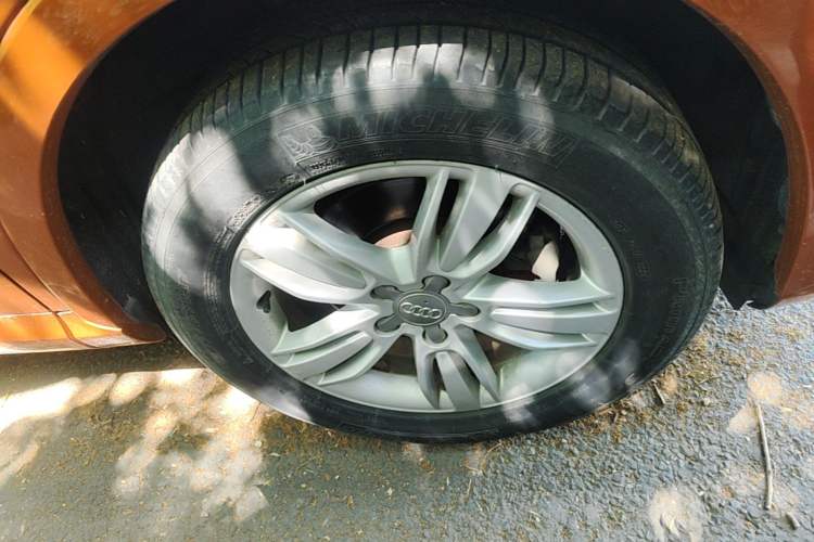 Used Audi Q3 2013 35 TFSI quattro Technology Edition Right Front Wheel Hub