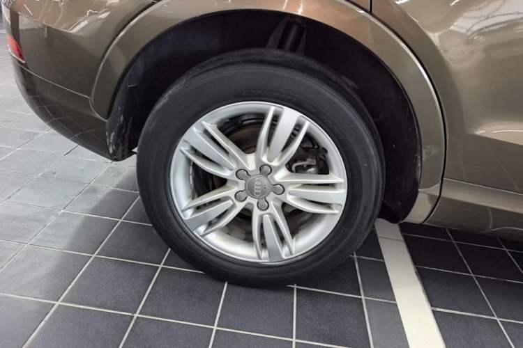 Used Audi Q3 2013 35 TFSI quattro Technology Edition Right Front Wheel Hub
