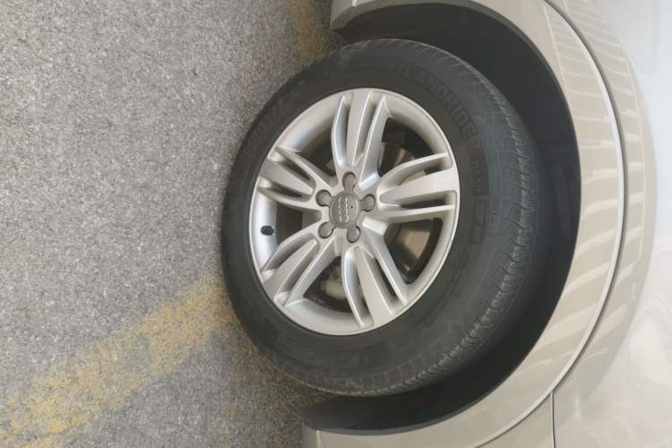 Used Audi Q3 2013 35 TFSI quattro Technology Edition Right Front Wheel Hub